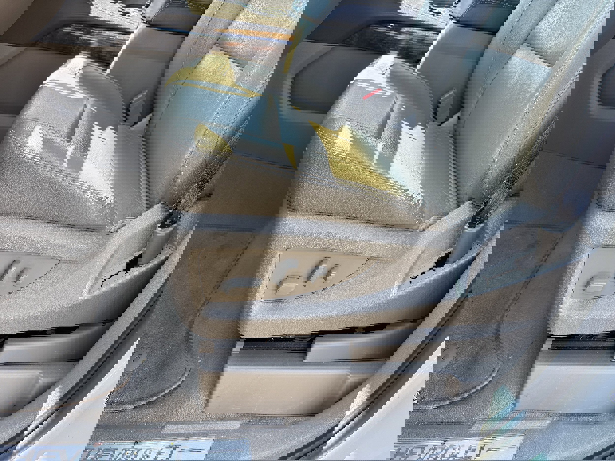 Used 2019 Chevrolet Suburban LT w/ Luxury Package AWD/4WD image 8