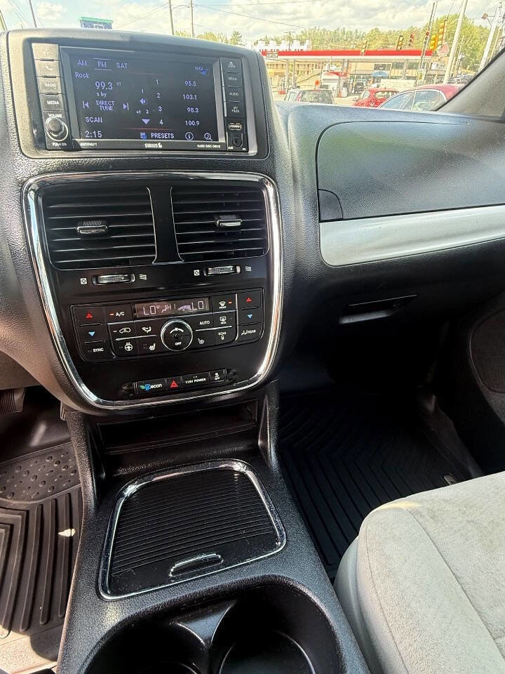 Used 2020 Dodge Grand Caravan GT image 12