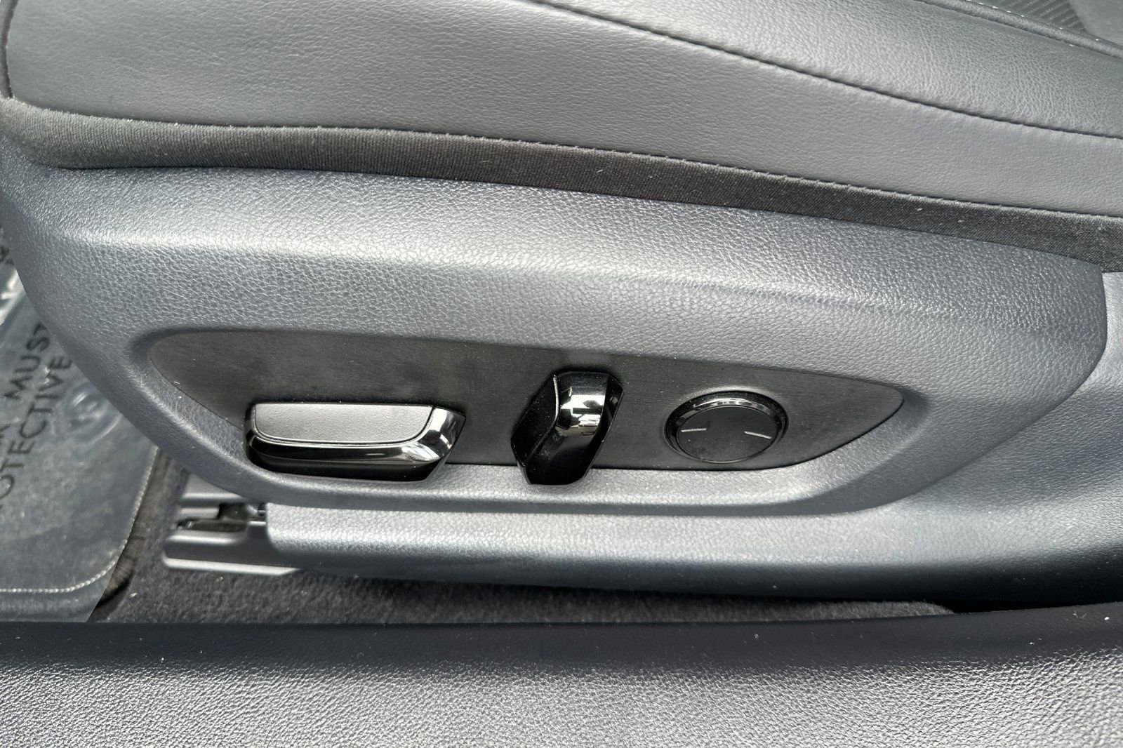 Certified 2024 Lexus ES 350 w/ Premium Package image 13