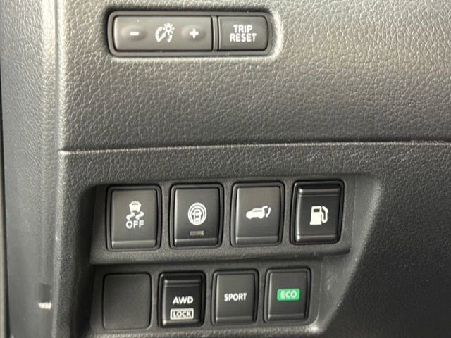 Used 2019 Nissan Rogue SV image 34