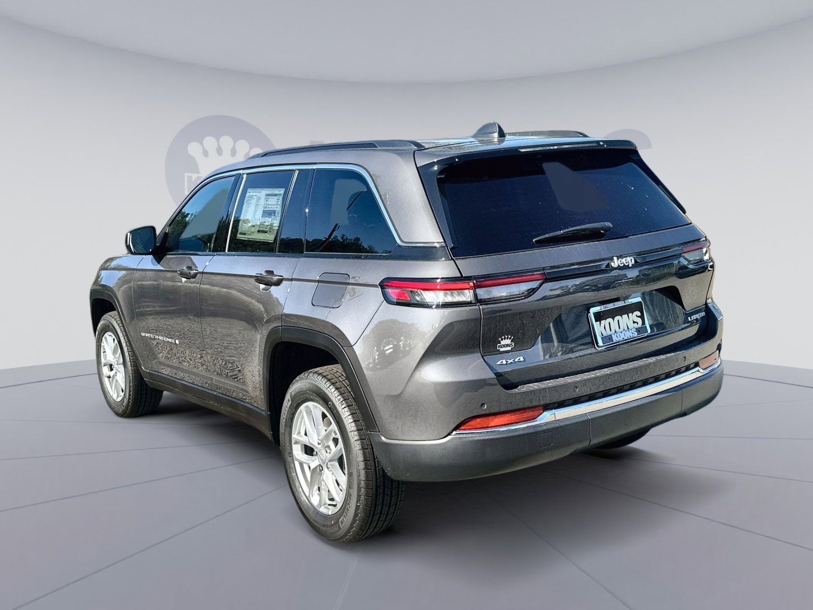 New 2025 Jeep Grand Cherokee Laredo w/ Luxury Tech Group I image 4