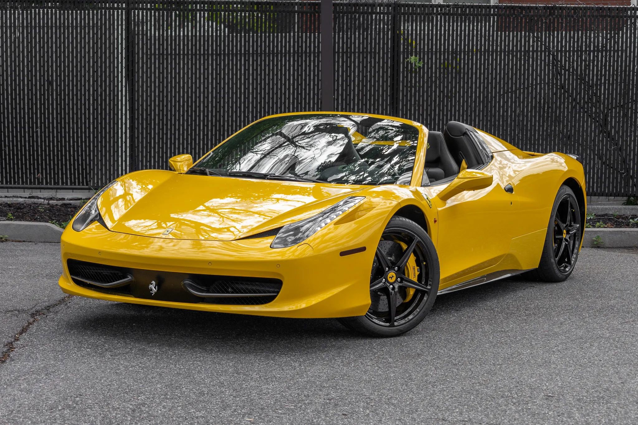 Used 2013 Ferrari 458 Spider RWD image 9
