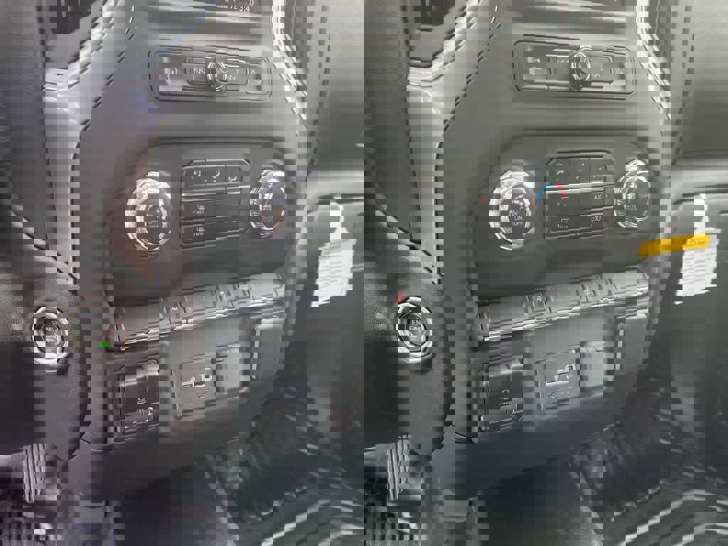 New 2024 GMC Sierra 2500 Pro w/ Convenience Package image 39