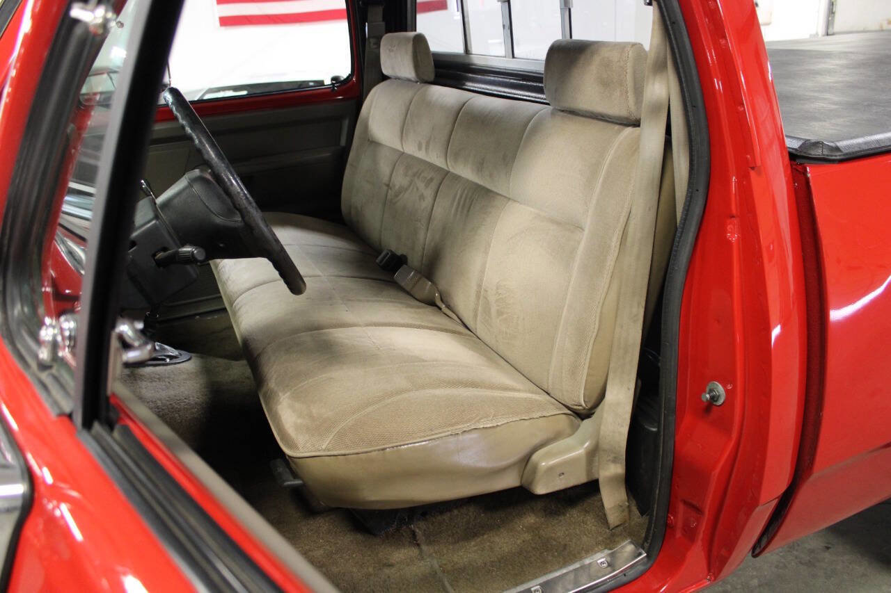 Used 1993 Dodge D/W Truck 250 image 29