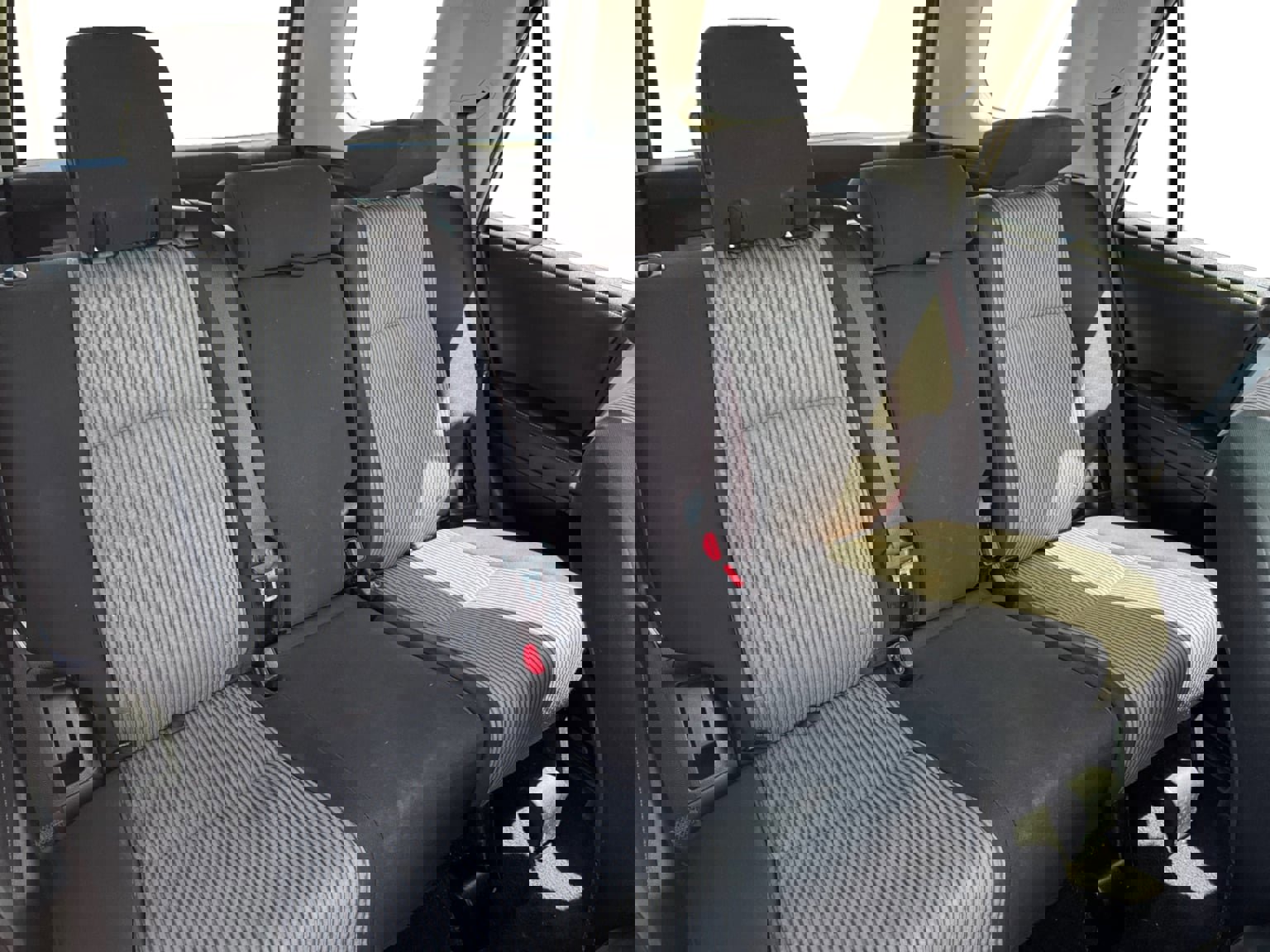 Used 2016 Toyota 4Runner SR5 AWD/4WD image 17