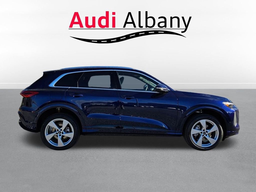 New 2025 Audi Q5 Premium Plus image 3