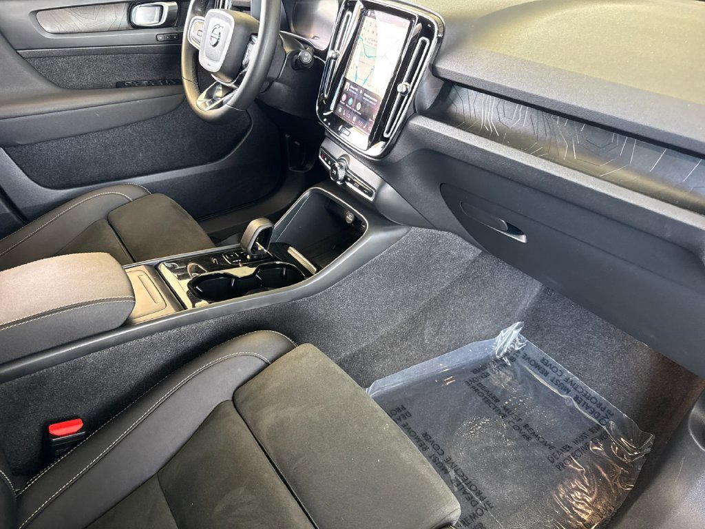Certified 2023 Volvo XC40 Recharge Plus w/ Protection Package Premier AWD/4WD image 15