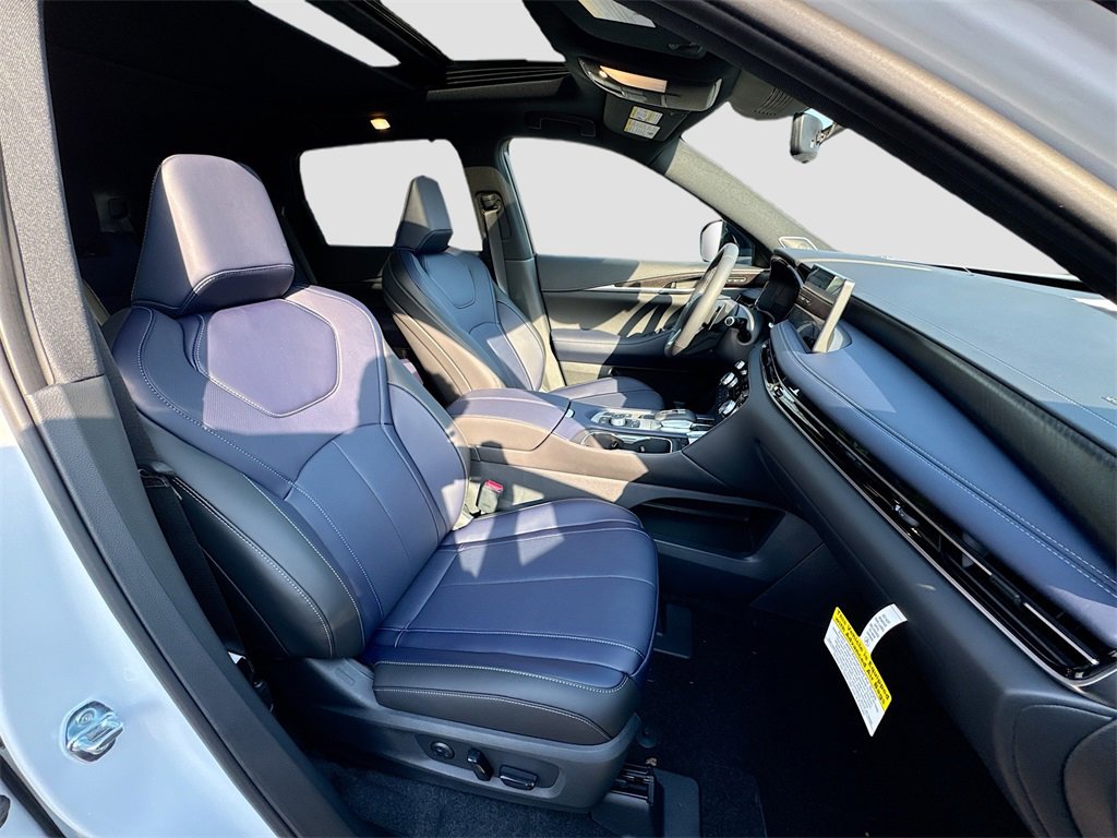 New 2026 INFINITI QX60 Sport w/ Dark Cargo Package image 31