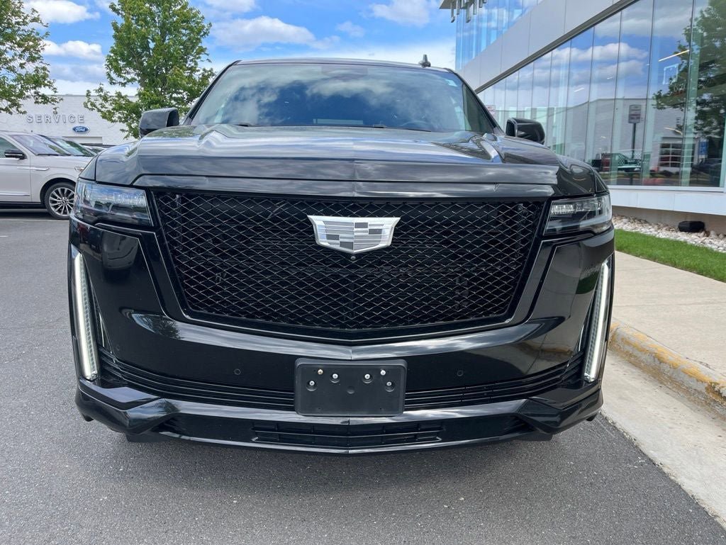 Used 2023 Cadillac Escalade Sport w/ LPO, ONYX Package AWD/4WD image 2
