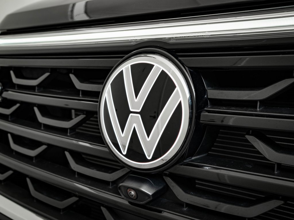 Used 2025 Volkswagen Atlas SEL Premium R-Line image 3