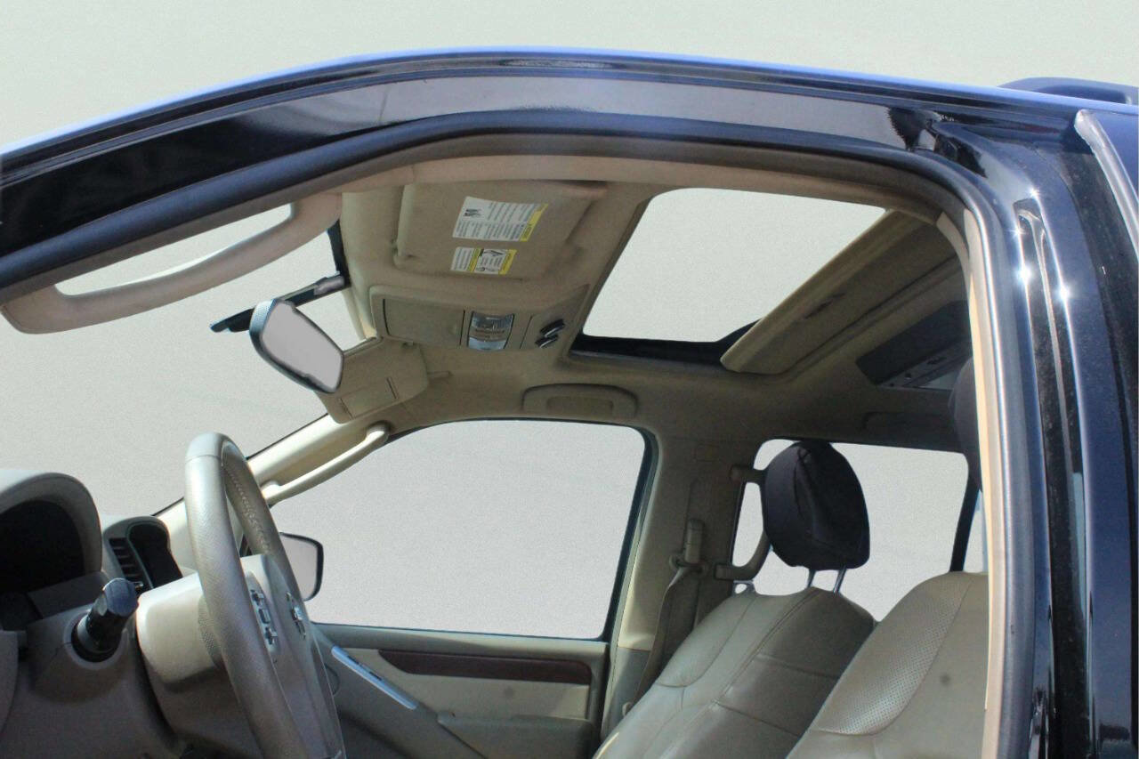 Used 2010 Nissan Pathfinder LE w/ Navigation Pkg image 7