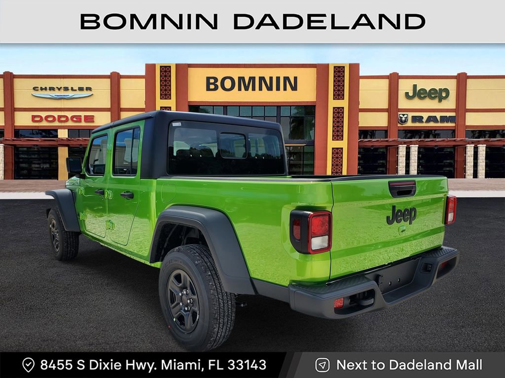 Used 2025 Jeep Gladiator Sport image 4