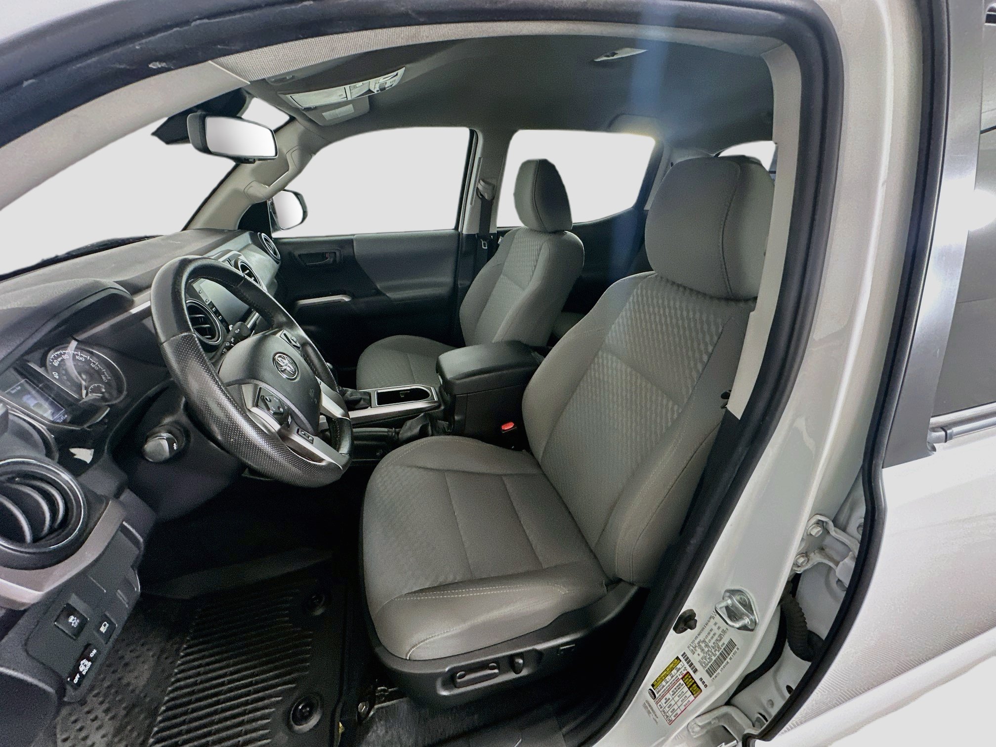 Used 2023 Toyota Tacoma SR5 RWD image 13