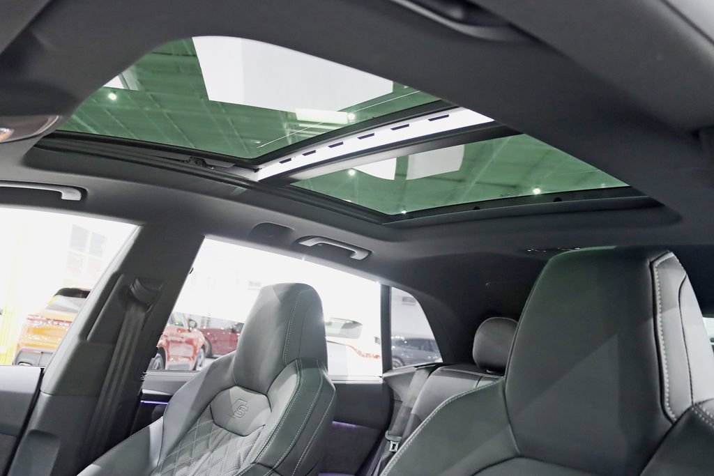 Used 2022 Audi SQ8 Prestige AWD/4WD image 33