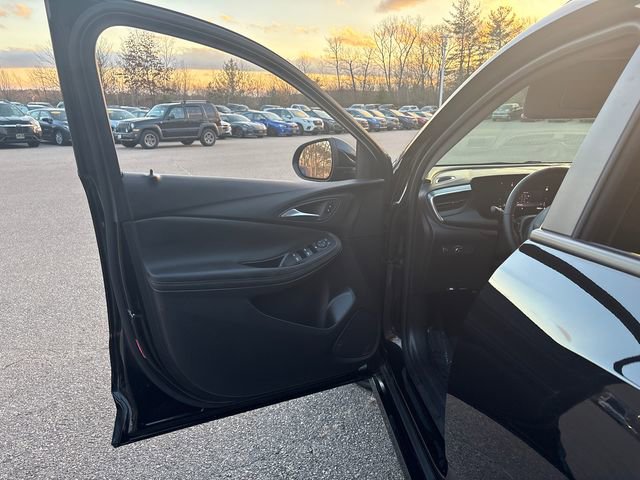 Used 2024 Buick Encore GX Sport Touring image 23