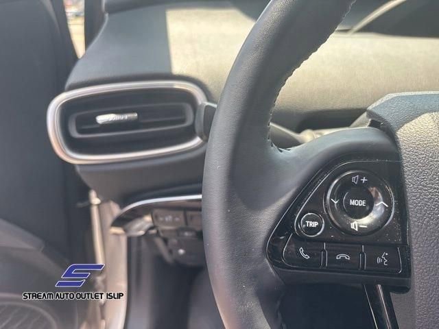 Used 2022 Toyota Prius Prime LE image 27