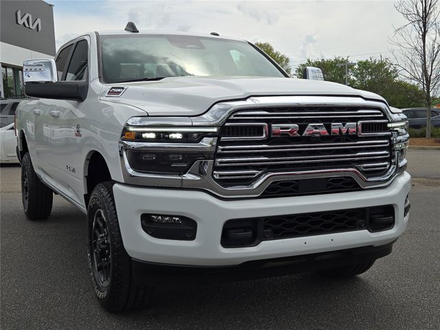 Used 2026 RAM 2500 Laramie AWD/4WD image 9