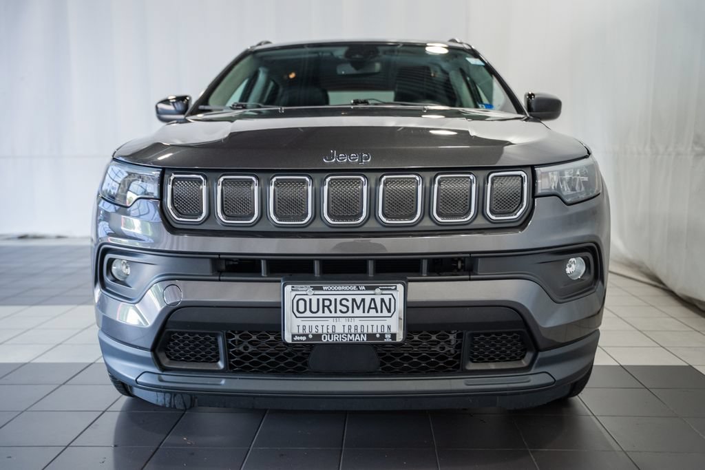 Certified 2022 Jeep Compass Latitude w/ Convenience Group AWD/4WD image 2