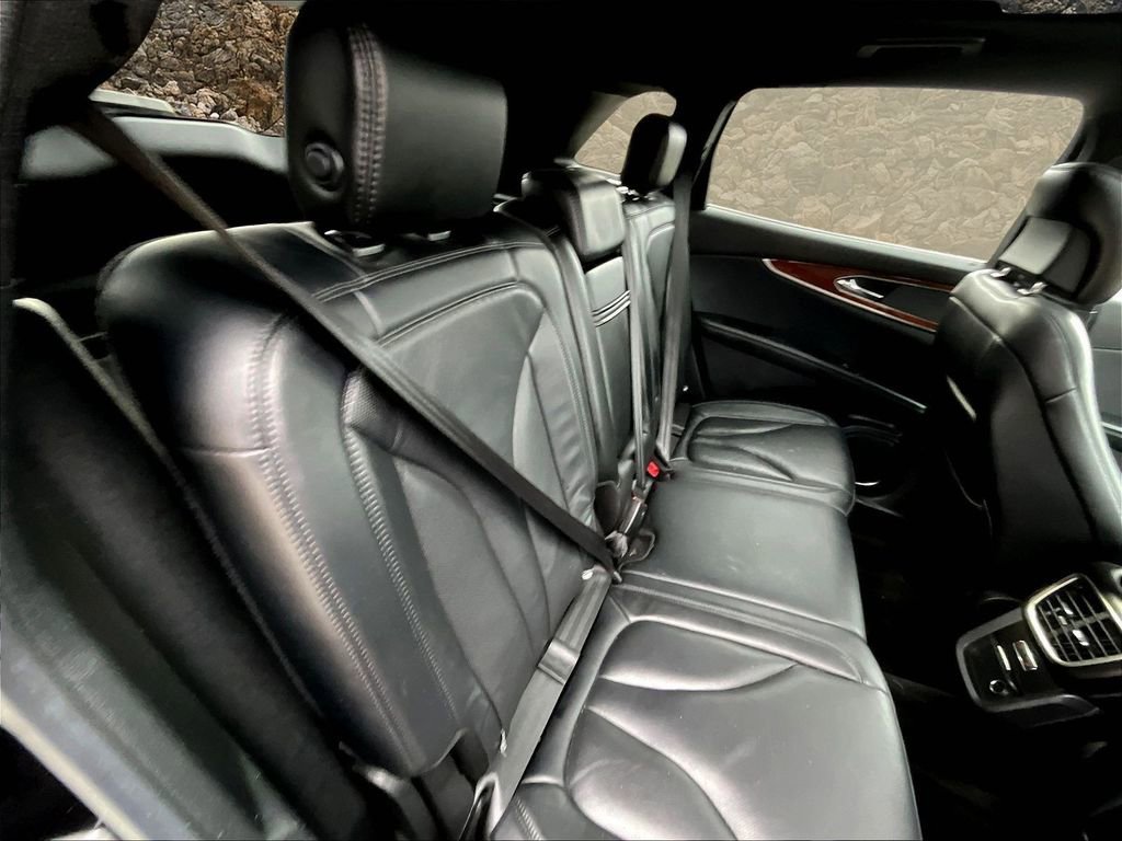 Used 2018 Lincoln MKX Reserve w/ Driver Assistance Package image 24