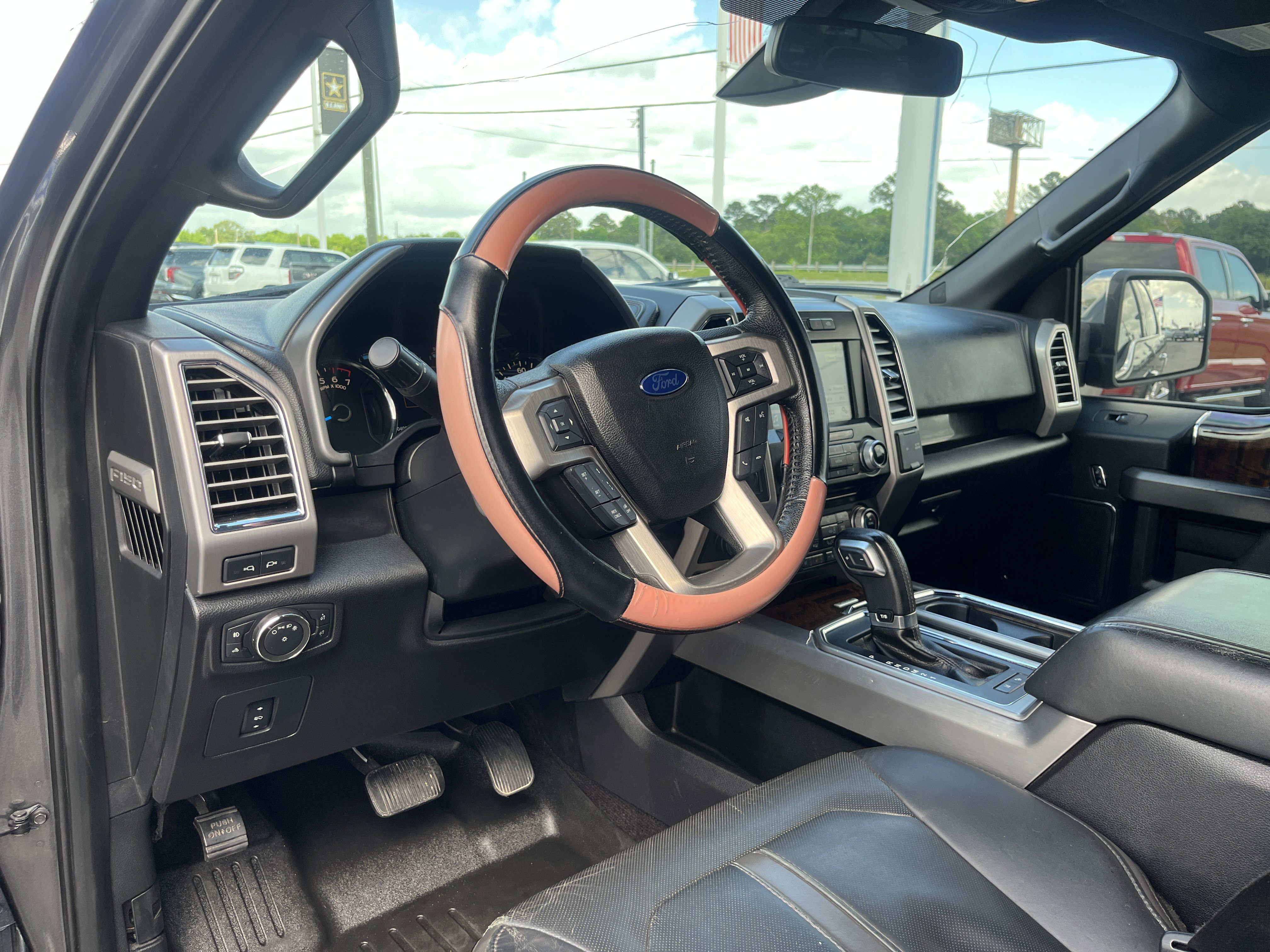 Used 2016 Ford F150 Platinum w/ Equipment Group 701A Luxury RWD image 14