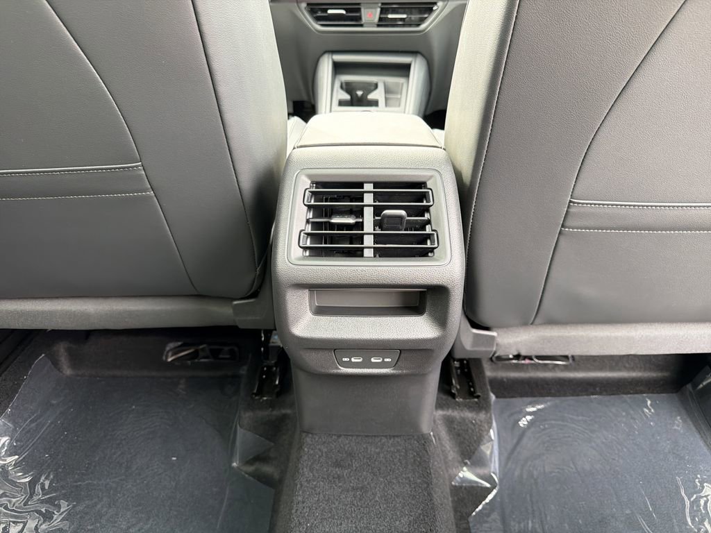 New 2026 Volkswagen Tiguan SE R-Line FWD image 23