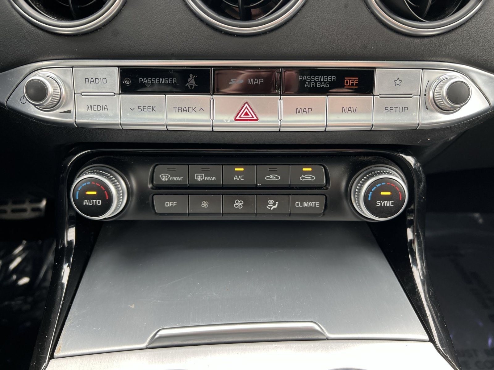 Used 2018 Kia Stinger GT2 AWD/4WD image 21