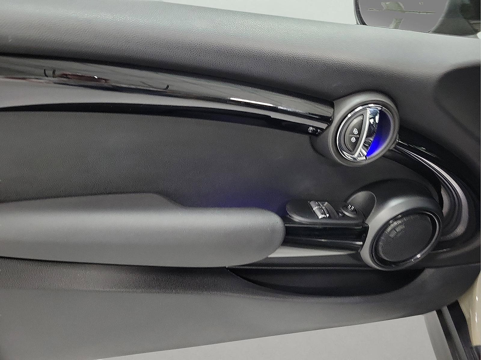 Used 2021 MINI Cooper S w/ 6.5" Touchscreen Package image 11