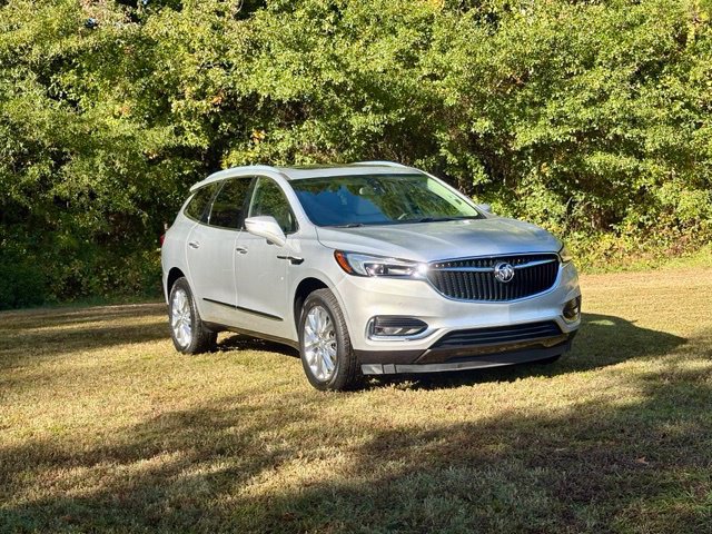 Used 2020 Buick Enclave Premium w/ Sun and Sites Package FWD image 9