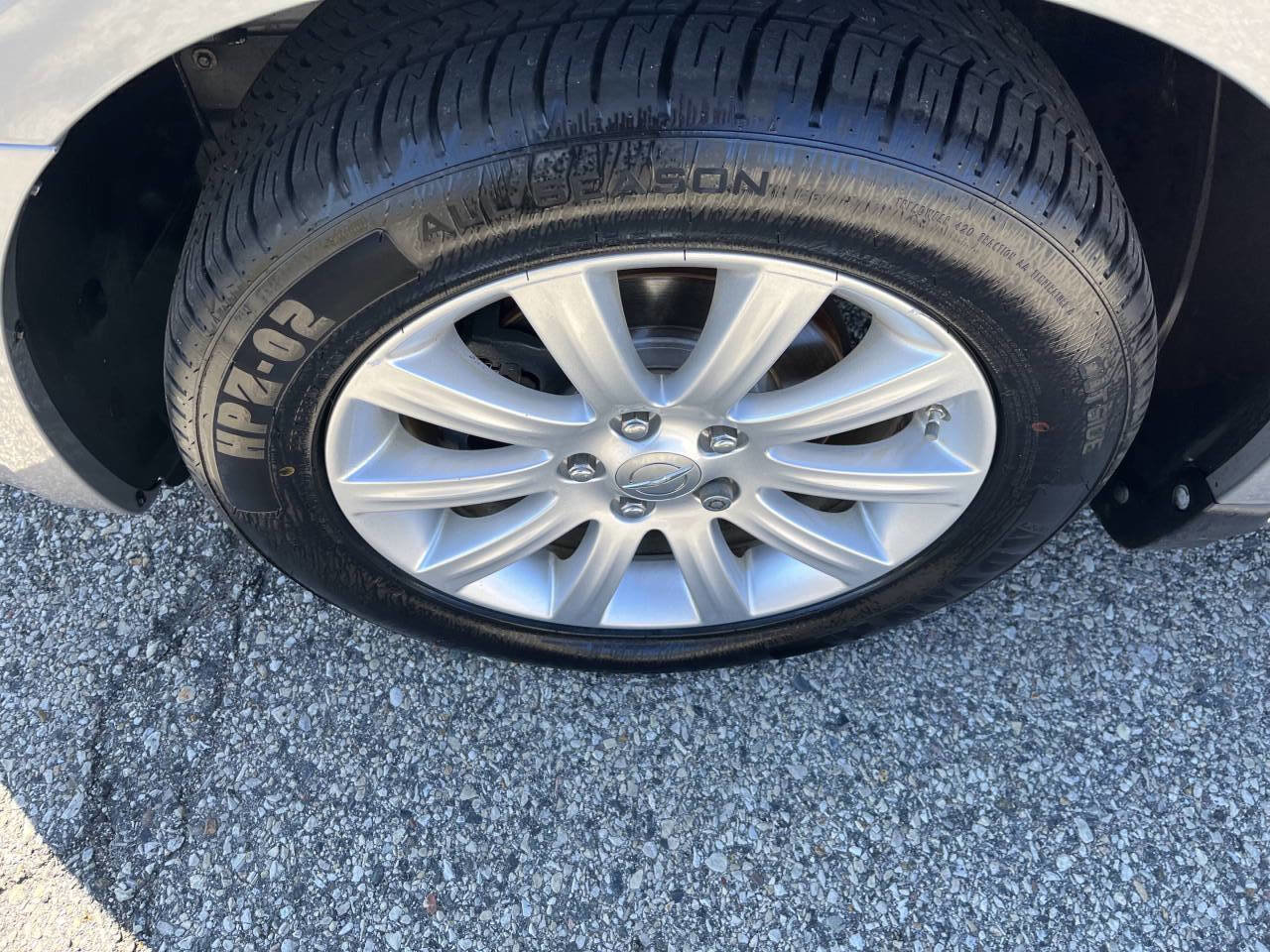 Used 2013 Chrysler 200 Touring w/ Cold Weather Group image 9