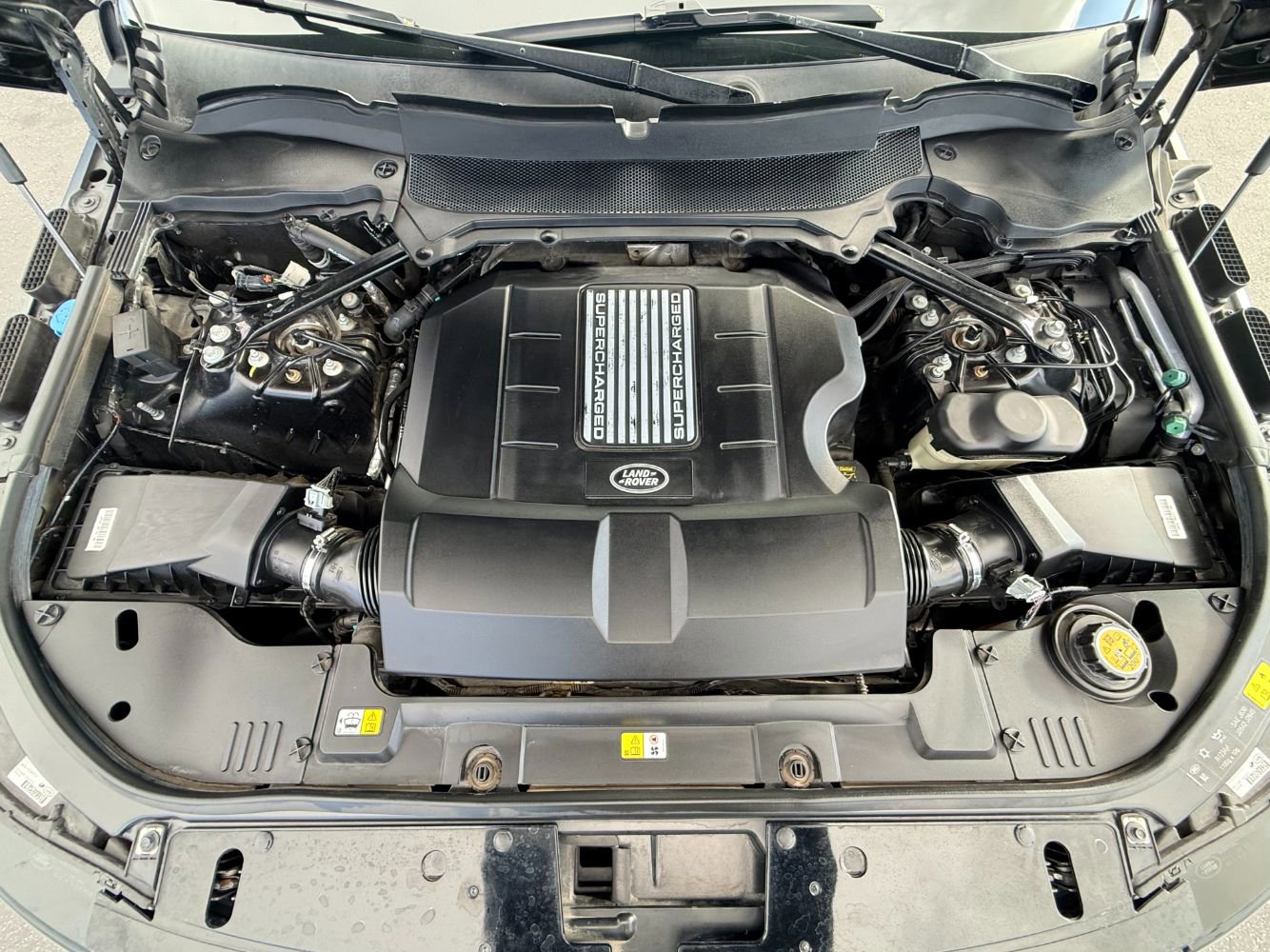 Used 2020 Land Rover Range Rover Long Wheelbase HSE image 3