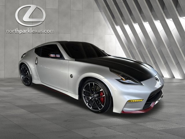 Used 2018 Nissan 370Z NISMO RWD image 5