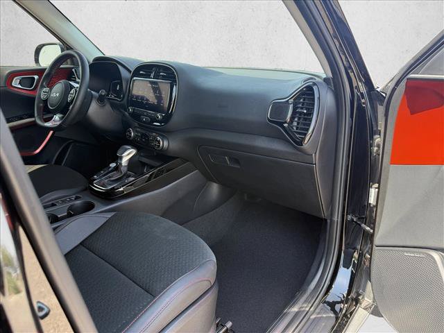 Used 2025 Kia Soul GT-Line w/ GT-Line Technology Package FWD image 12