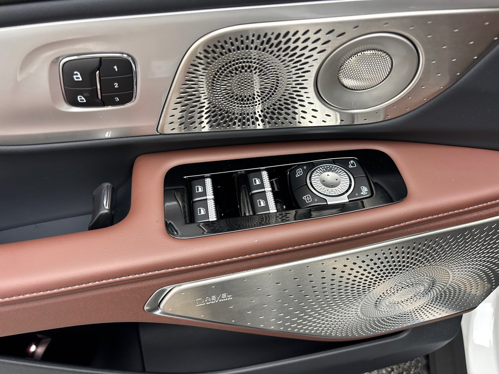 New 2026 Lincoln Nautilus Reserve AWD/4WD image 13