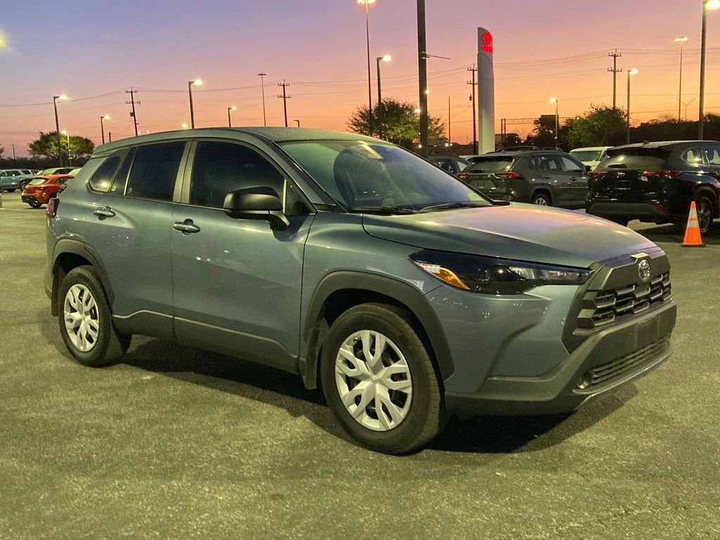 Used 2026 Toyota Corolla Cross L image 3