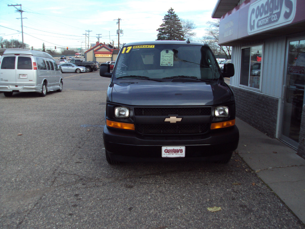 Used 2017 Chevrolet Express 2500 LS image 3
