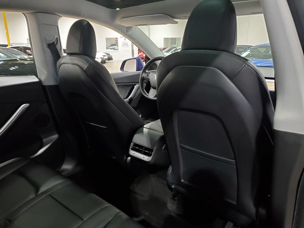 Used 2021 Tesla Model Y Long Range AWD/4WD image 20