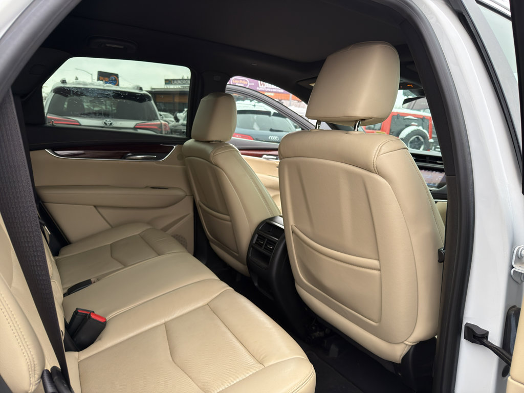 Used 2017 Cadillac XT5 Luxury w/ Driver Awareness Package image 16