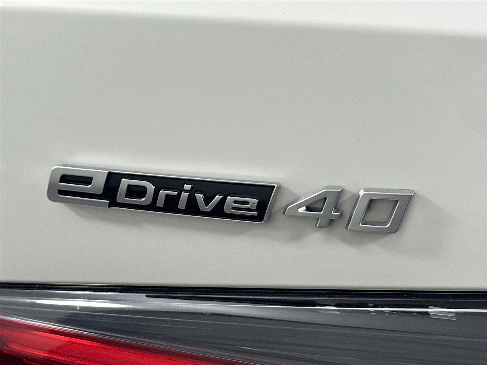 Used 2025 BMW i4 eDrive40 w/ Premium Package image 11