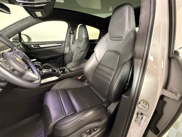Used 2023 Porsche Cayenne Turbo AWD/4WD image 6