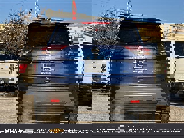 Used 2023 Nissan Rogue SV image 5