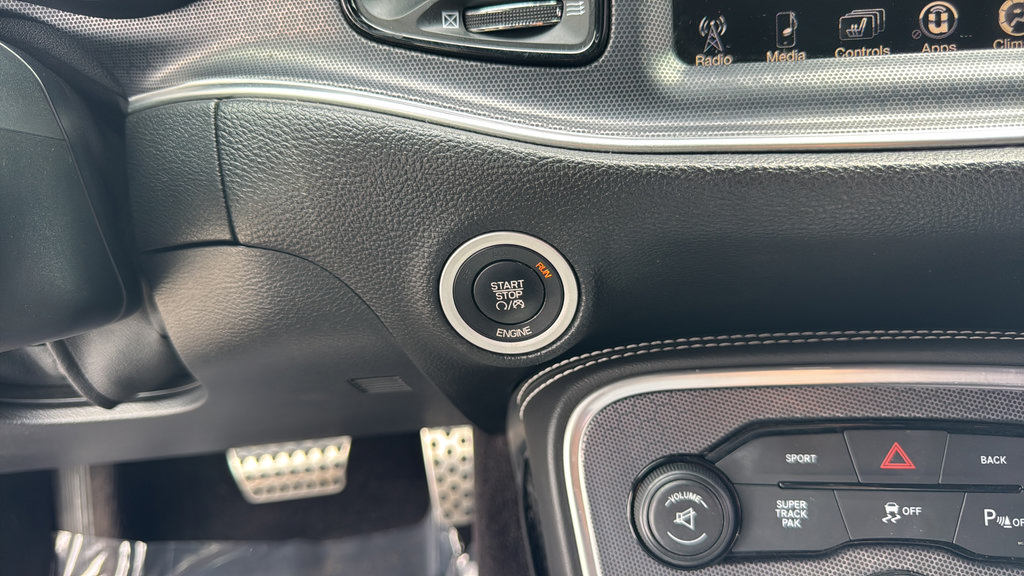 Used 2016 Dodge Challenger R/T Scat Pack w/ Leather Interior Group RWD image 24