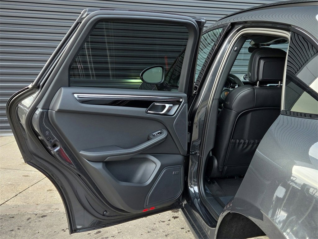 New 2026 Porsche Macan S image 17