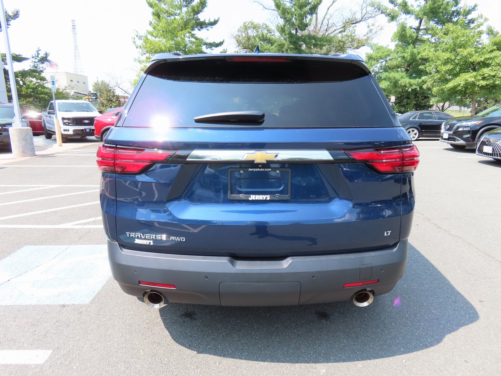Used 2022 Chevrolet Traverse LT image 6