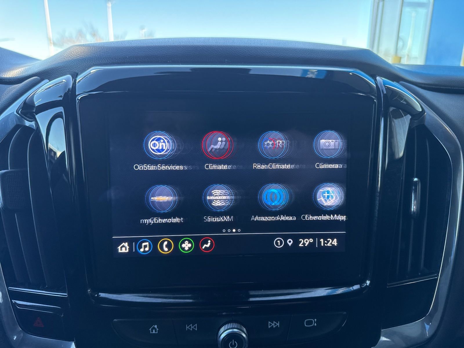 Used 2023 Chevrolet Traverse LT w/ Rear Camera Mirror Package image 24