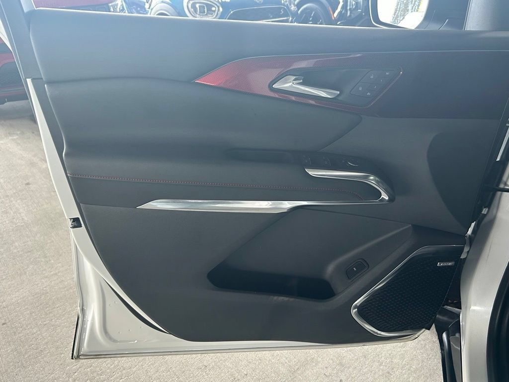 Used 2024 Chevrolet Traverse RS FWD image 18