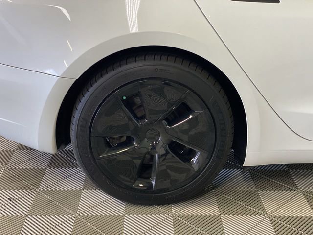 Used 2023 Tesla Model 3 Standard Range image 18