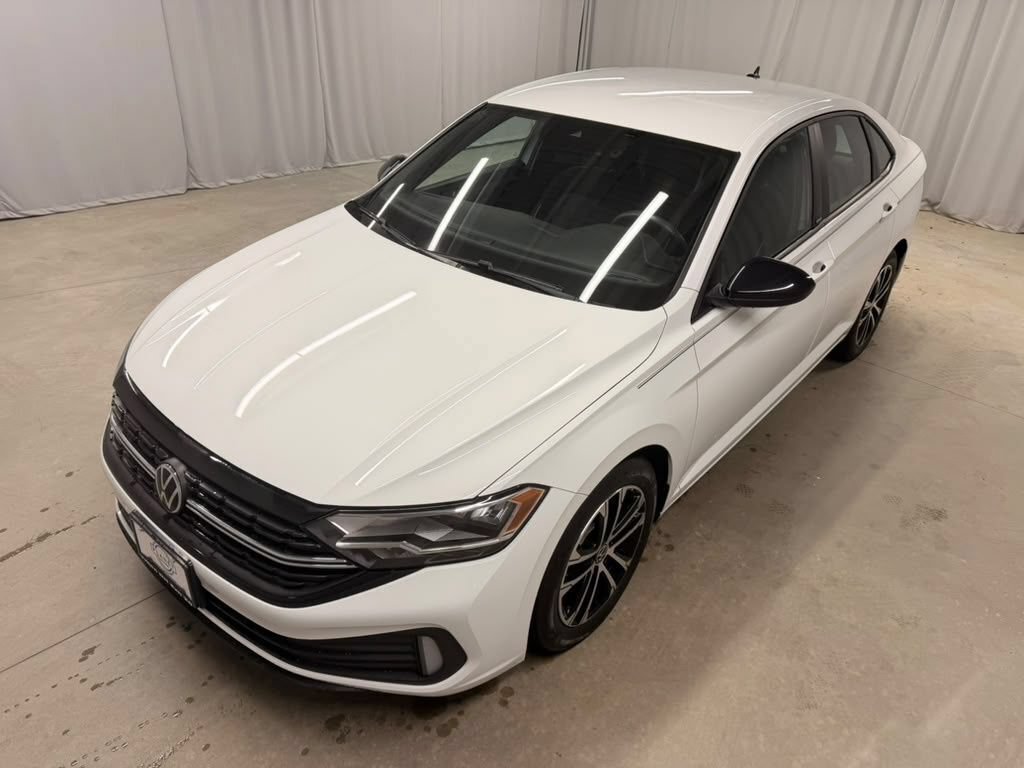 Used 2023 Volkswagen Jetta Sport FWD image 3
