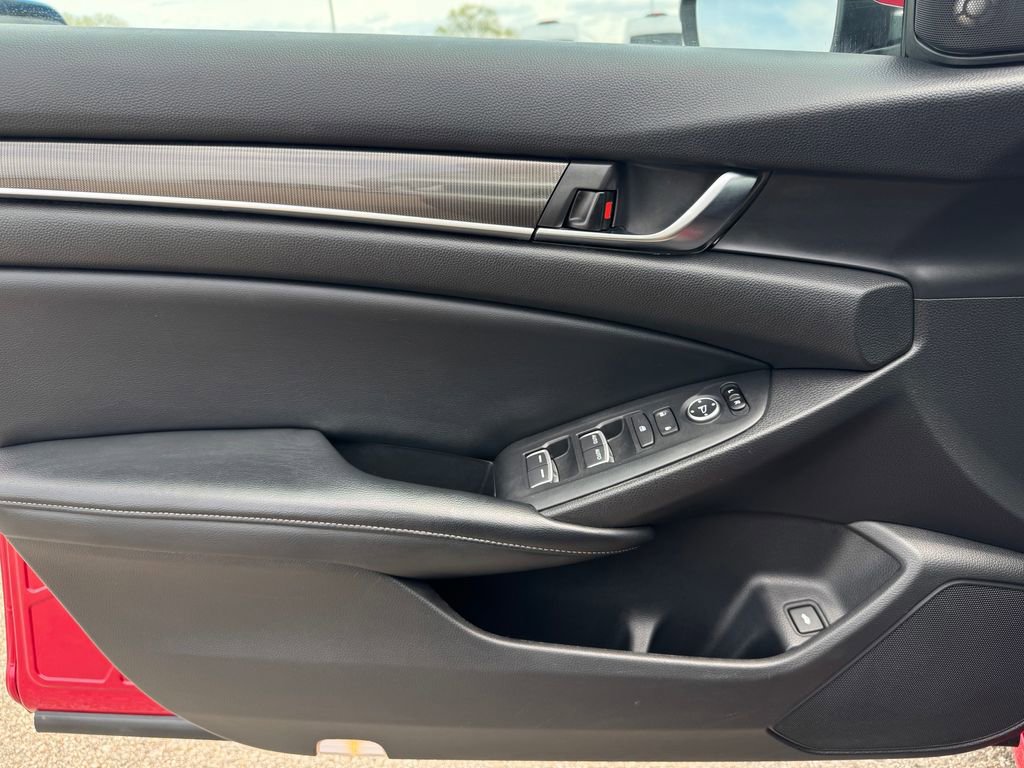 Used 2018 Honda Accord Sport image 10