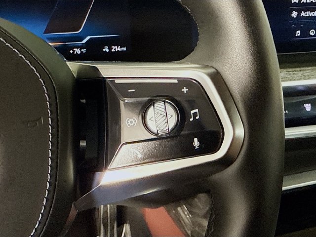 Used 2025 BMW i7 eDrive50 w/ M Sport Package RWD image 14
