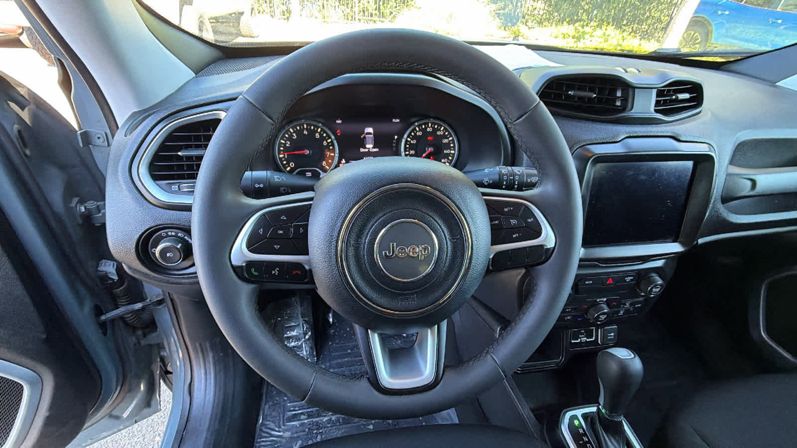 Used 2018 Jeep Renegade Latitude w/ UConnect 8.4 Nav Group image 15